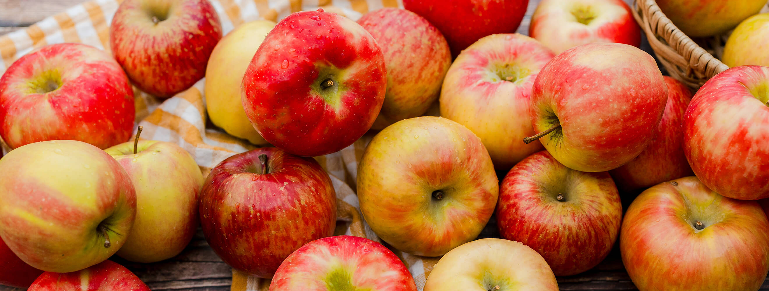 whole apples in a pile